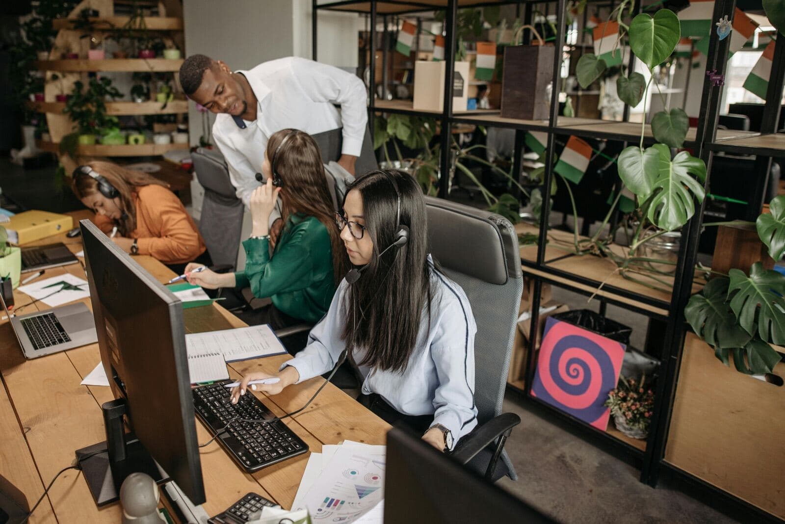 Call center agents in Canada